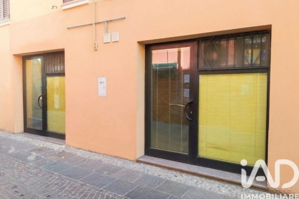 Locale commerciale in vendita a Bondeno FD161168FD